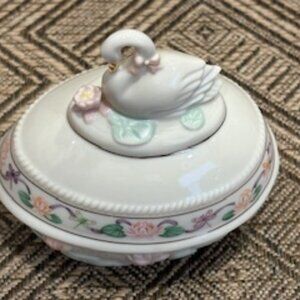 Lenox trinket box "The Swan Easter Egg"-Easter 2001-Limited edition